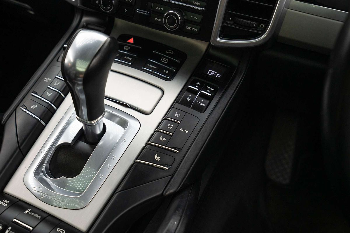 2015 Porsche Cayenne GTS 92A