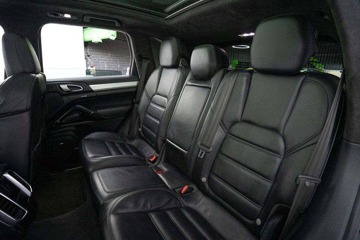 2015 Porsche Cayenne GTS 92A