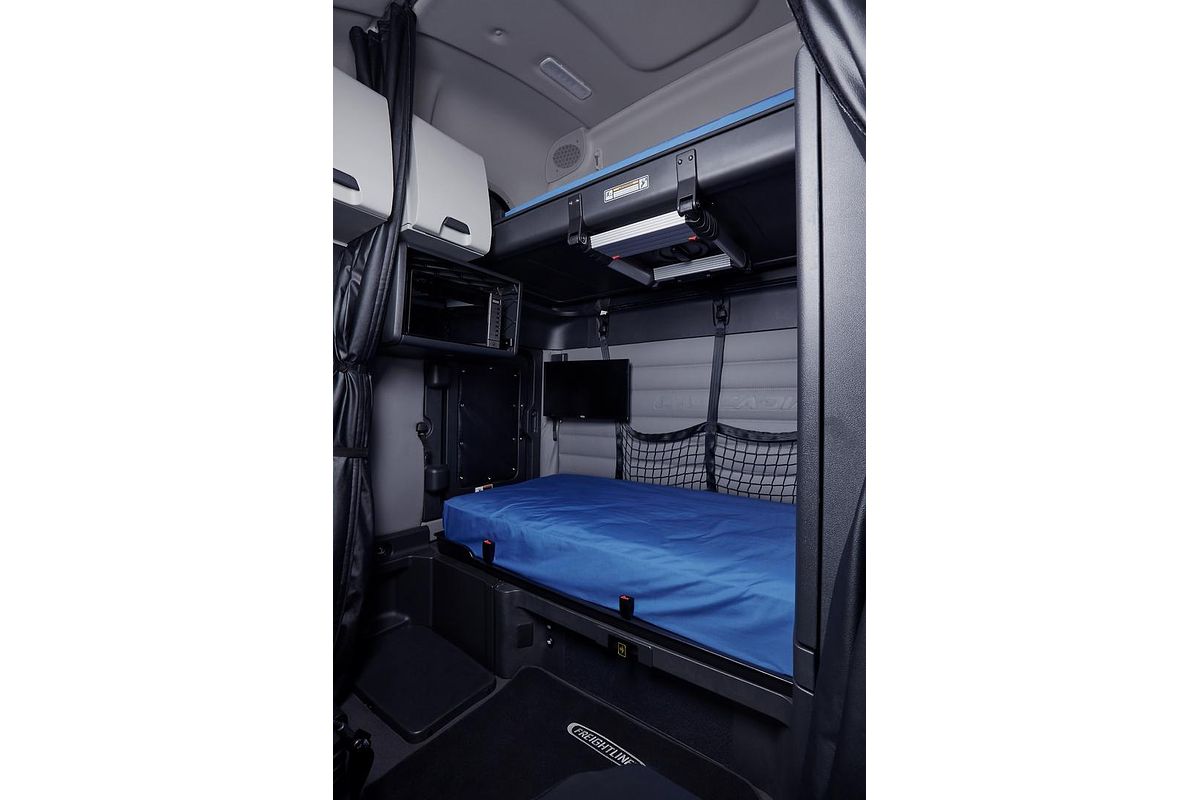 2023 Freightliner Cascadia 126