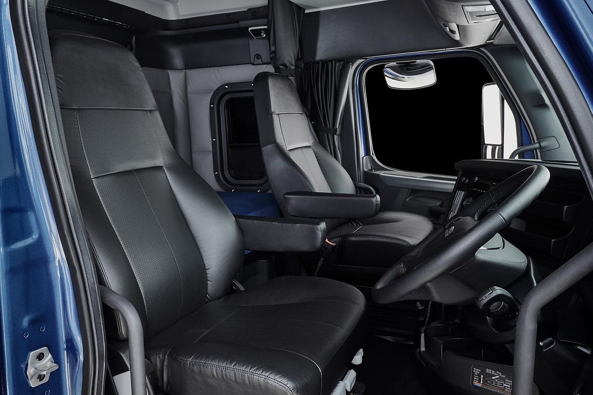 2023 Freightliner Cascadia 126