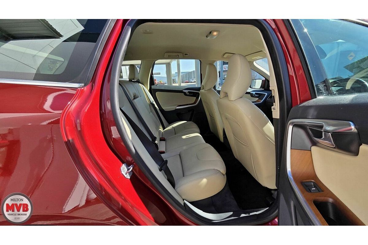 2016 Volvo XC60 T5 Luxury