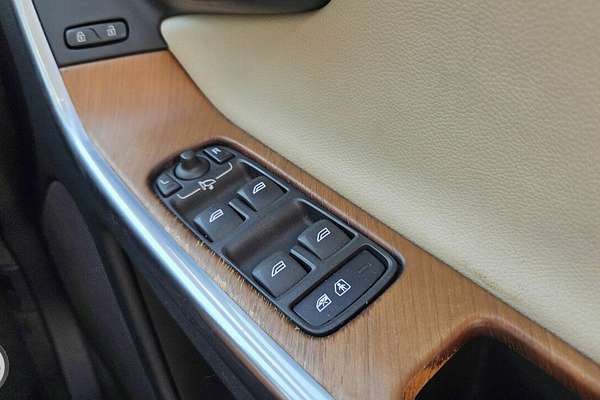 2016 Volvo XC60 T5 Luxury