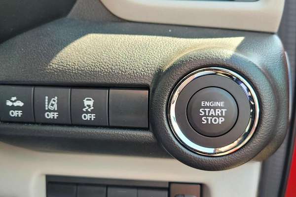 2025 Suzuki Swift Hybrid UZ