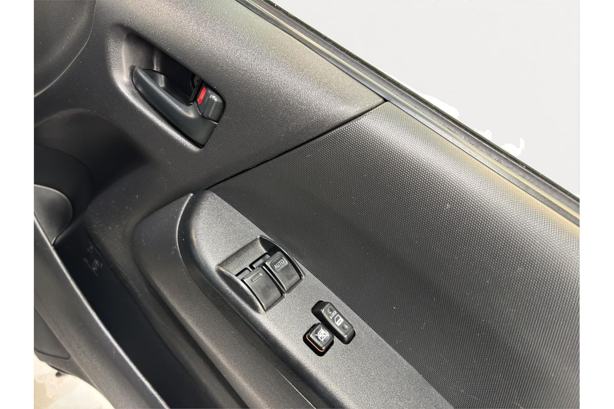 2014 Toyota Hiace DX