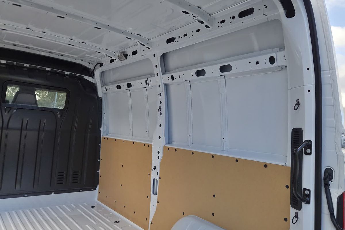 2024 Renault Master Pro 110kW X62 Phase 2 MWB