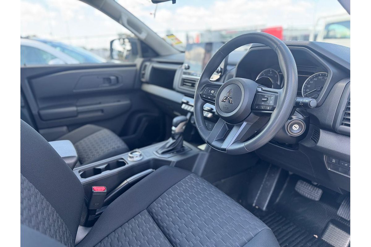 2025 Mitsubishi Triton GLX MV 4X4