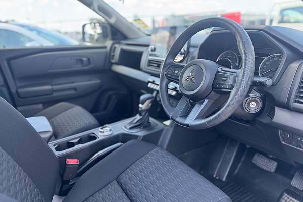 2025 Mitsubishi Triton GLX MV 4X4