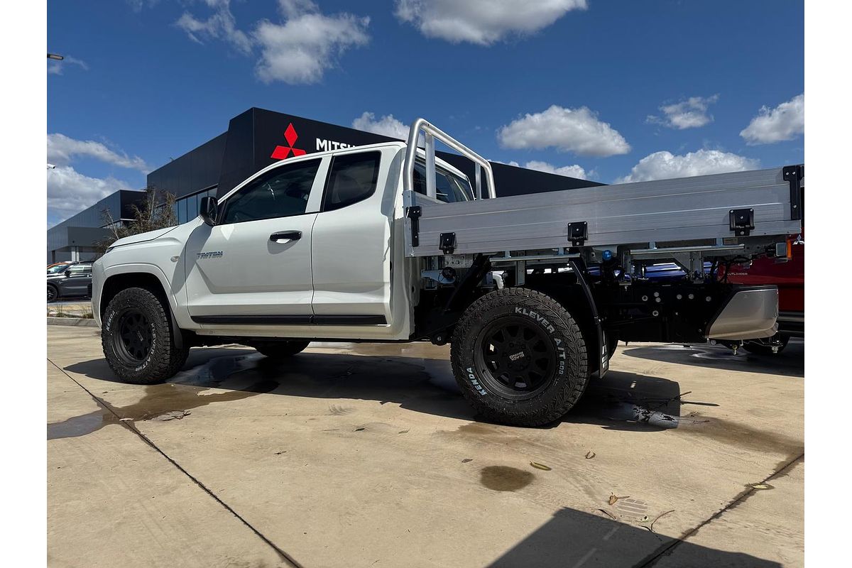 2025 Mitsubishi Triton GLX MV 4X4