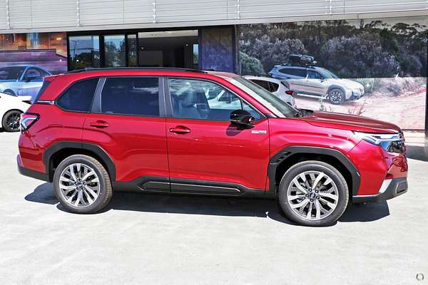 2025 Subaru Forester Hybrid Touring S6