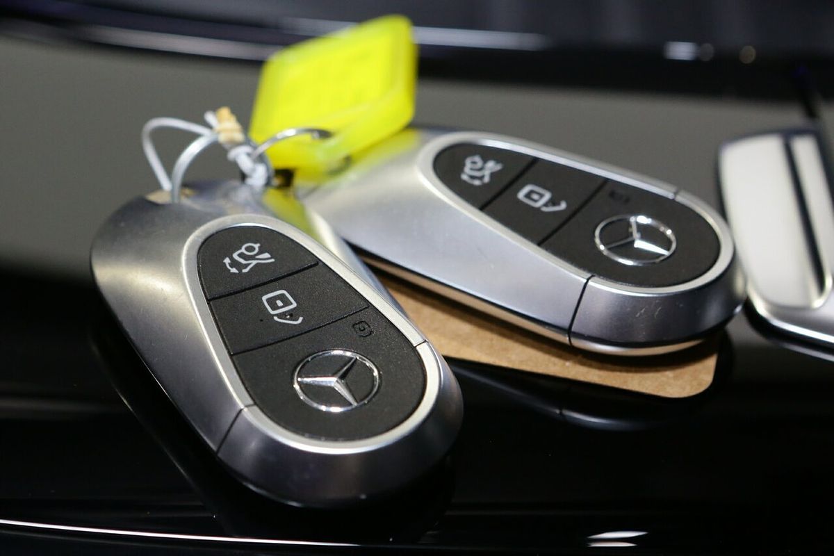 2023 Mercedes-Benz C-Class C300 W206