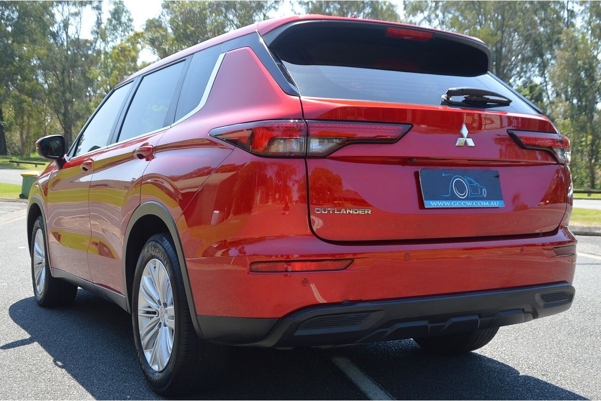 2023 Mitsubishi Outlander ES ZM