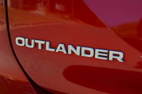 2023 Mitsubishi Outlander ES ZM