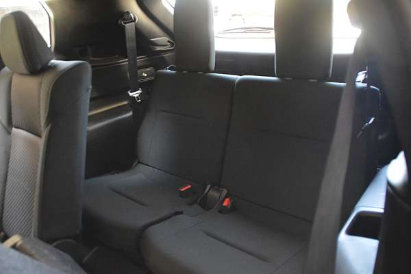 2023 Mitsubishi Outlander ES ZM