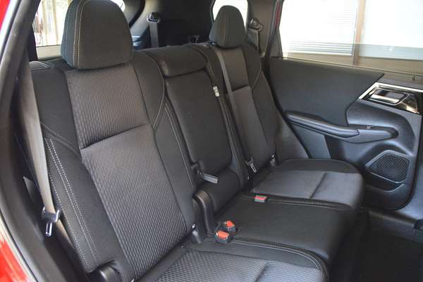 2023 Mitsubishi Outlander ES ZM