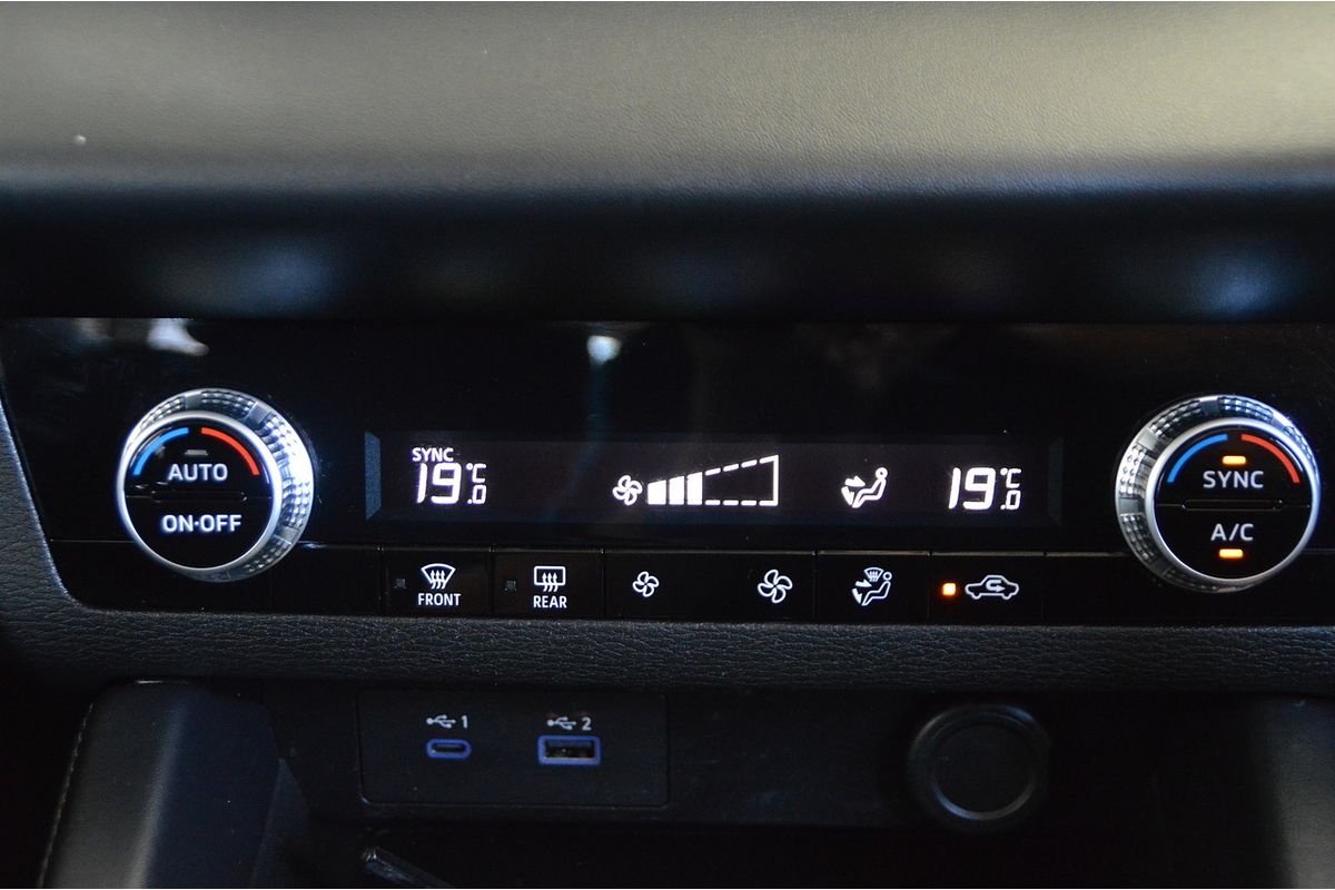 2023 Mitsubishi Outlander ES ZM