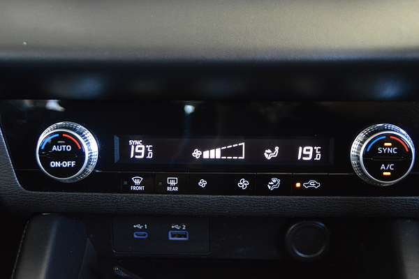 2023 Mitsubishi Outlander ES ZM
