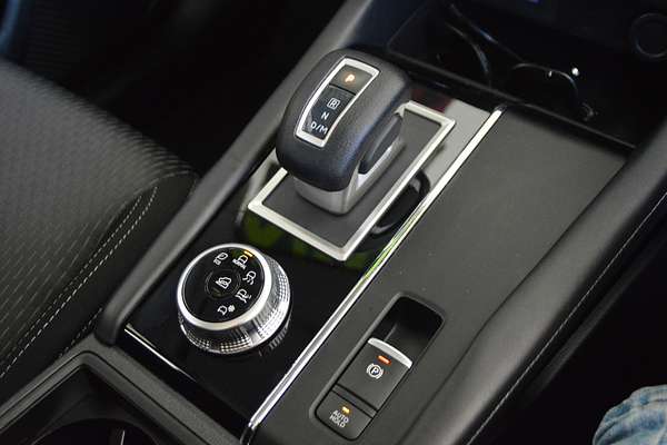 2023 Mitsubishi Outlander ES ZM