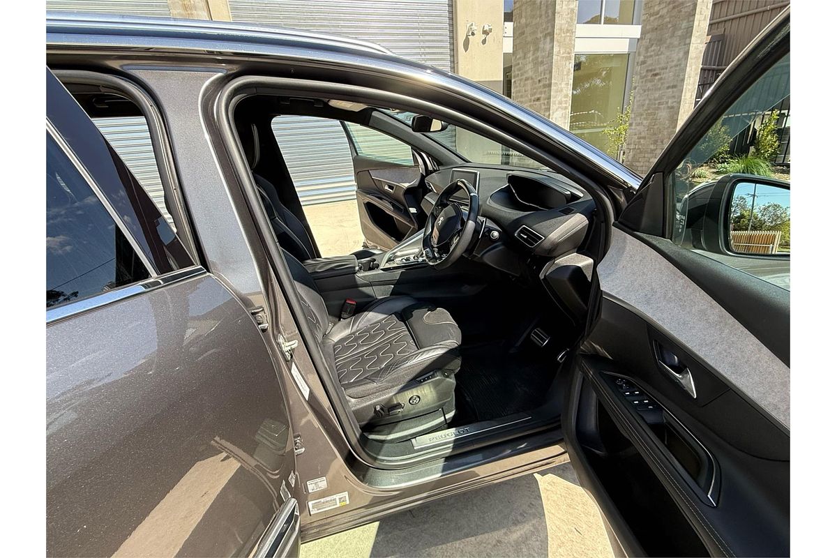 2018 Peugeot 5008 GT P87