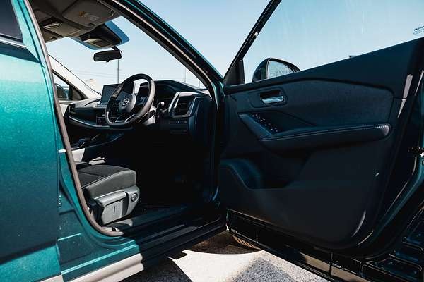 2025 Nissan QASHQAI ST J12