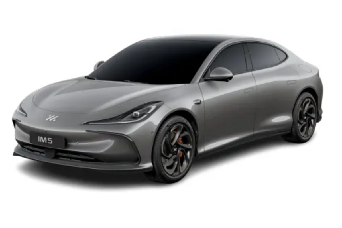 2025 MG IM5 Platinum P12L