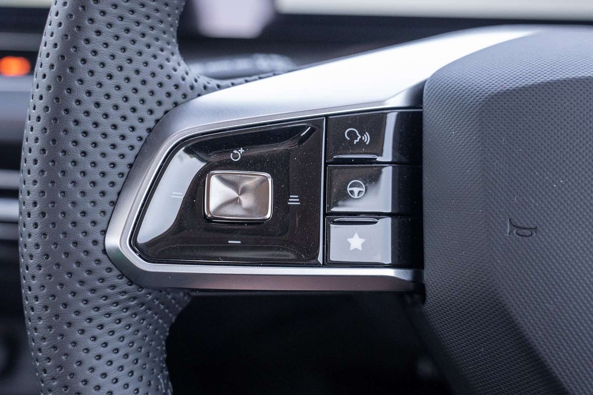 2024 MG HS Vibe AS33