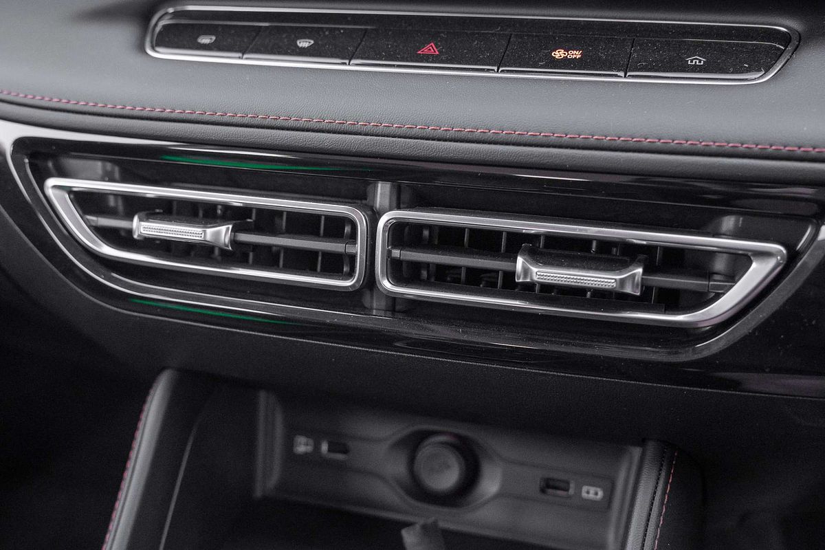 2024 MG HS Vibe AS33