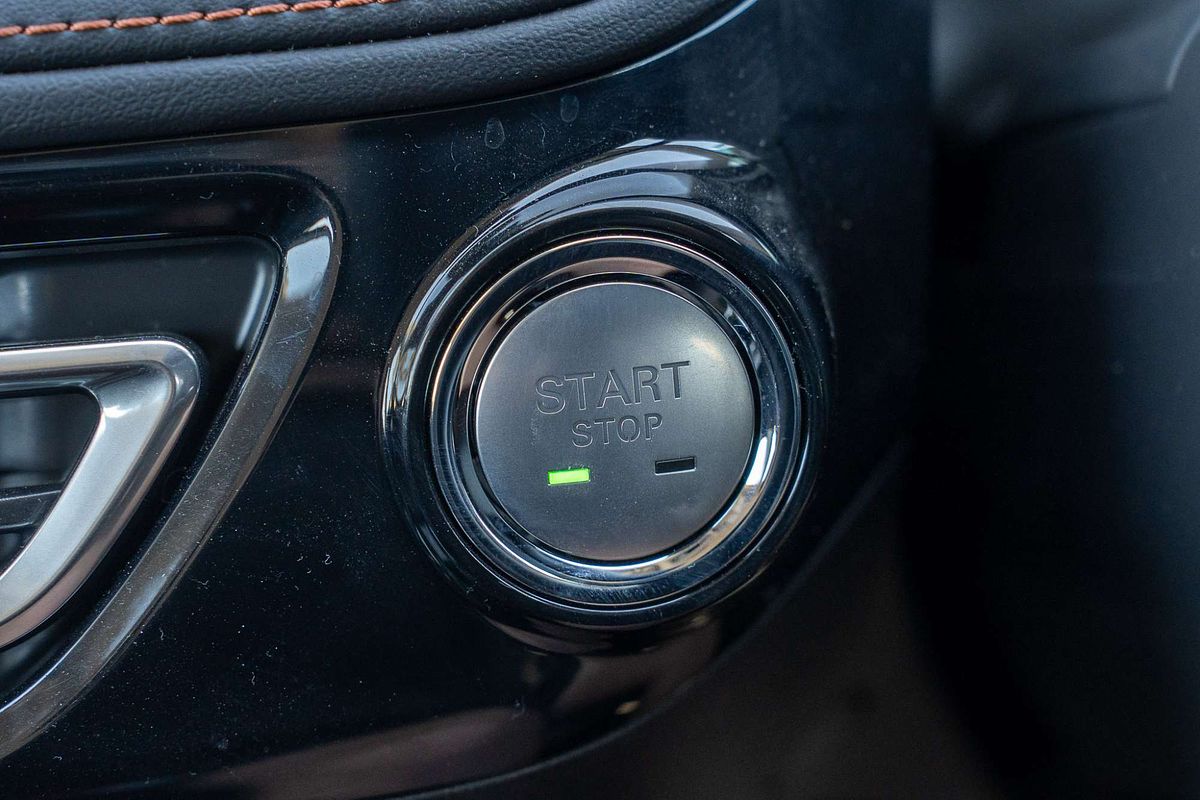 2024 MG HS Vibe AS33