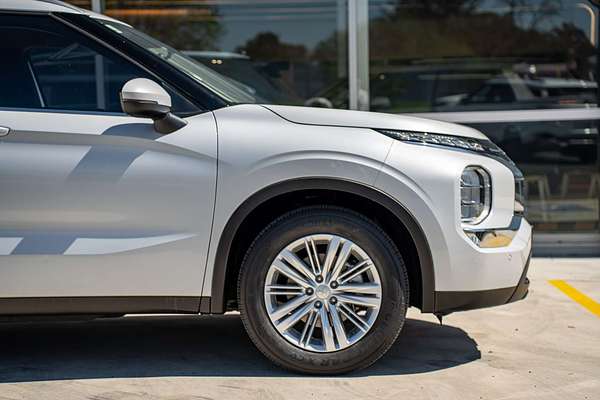 2021 Mitsubishi Outlander ES ZM