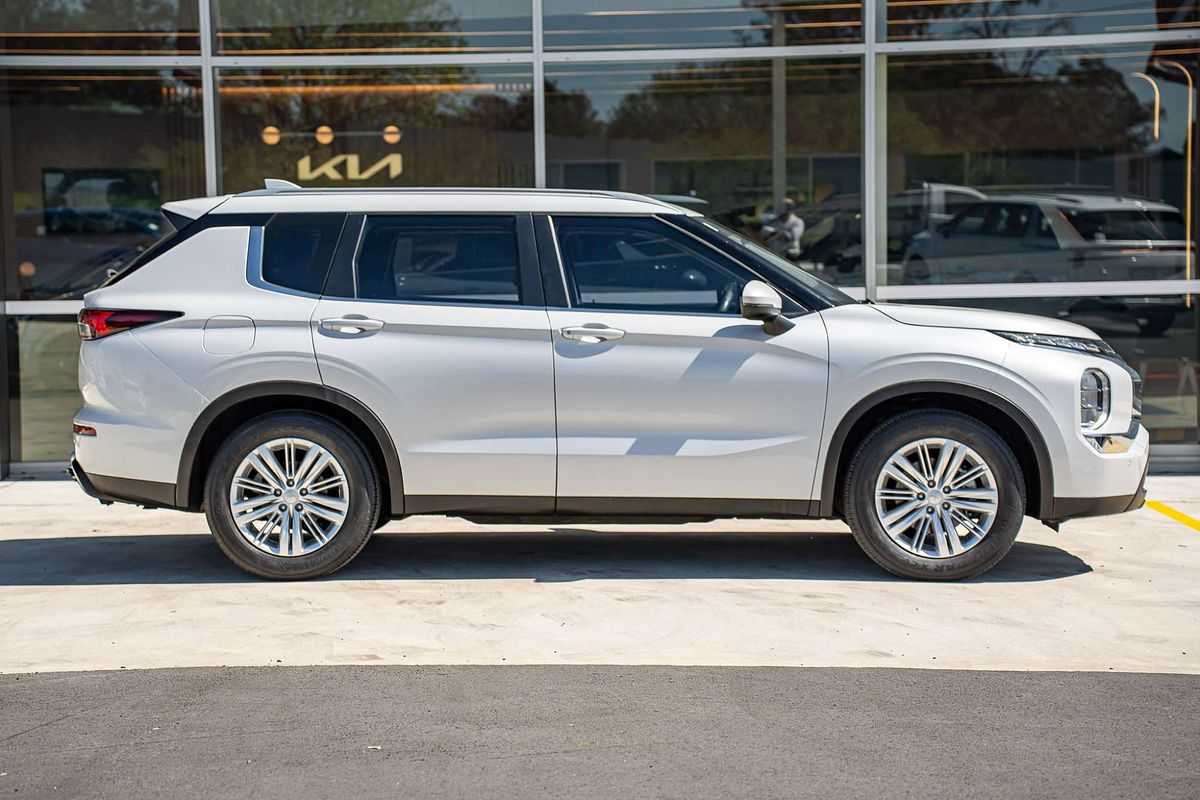 2021 Mitsubishi Outlander ES ZM