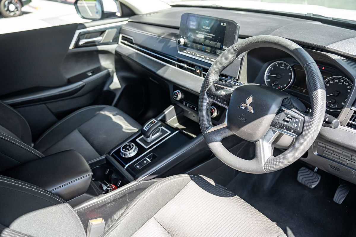 2021 Mitsubishi Outlander ES ZM