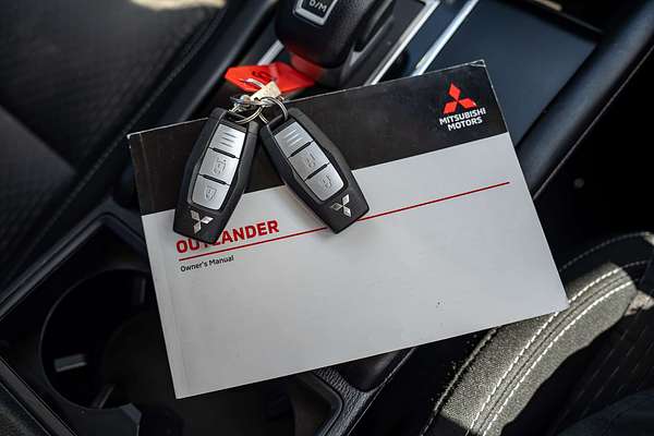 2021 Mitsubishi Outlander ES ZM