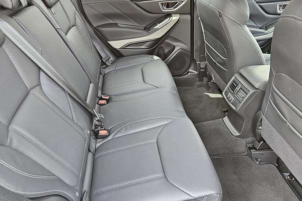 2025 Subaru Forester 2.5i-S S5
