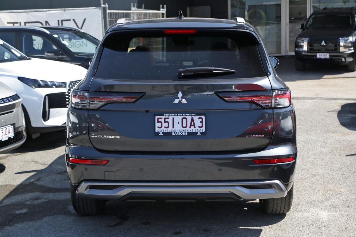 2025 Mitsubishi Outlander Exceed Tourer ZM
