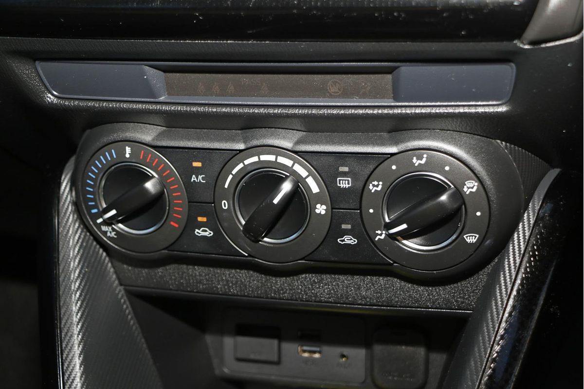 2017 Mazda 2 Maxx DL Series