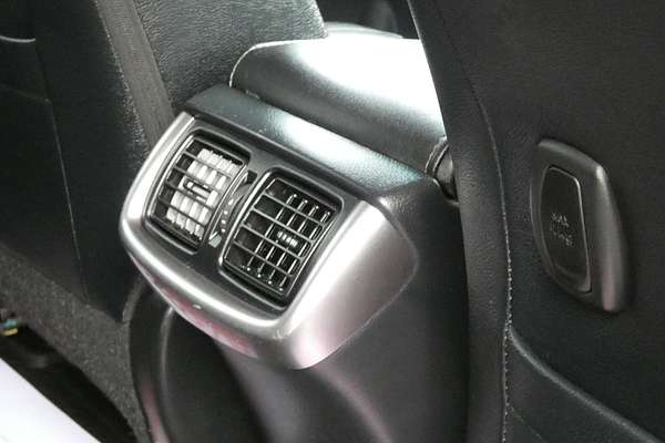 2019 Toyota Hilux SR5 GUN126R 4X4