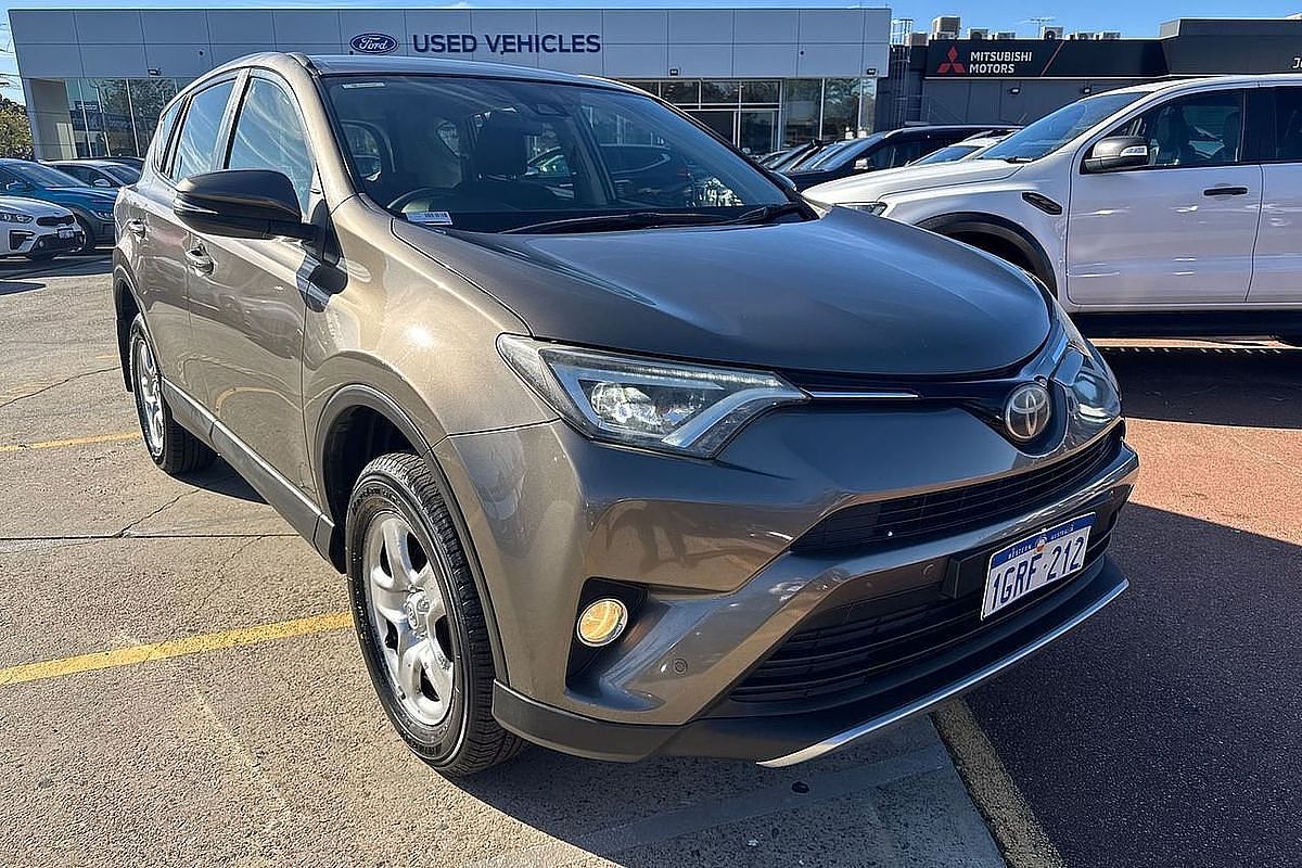 2018 Toyota RAV4 GX ZSA42R
