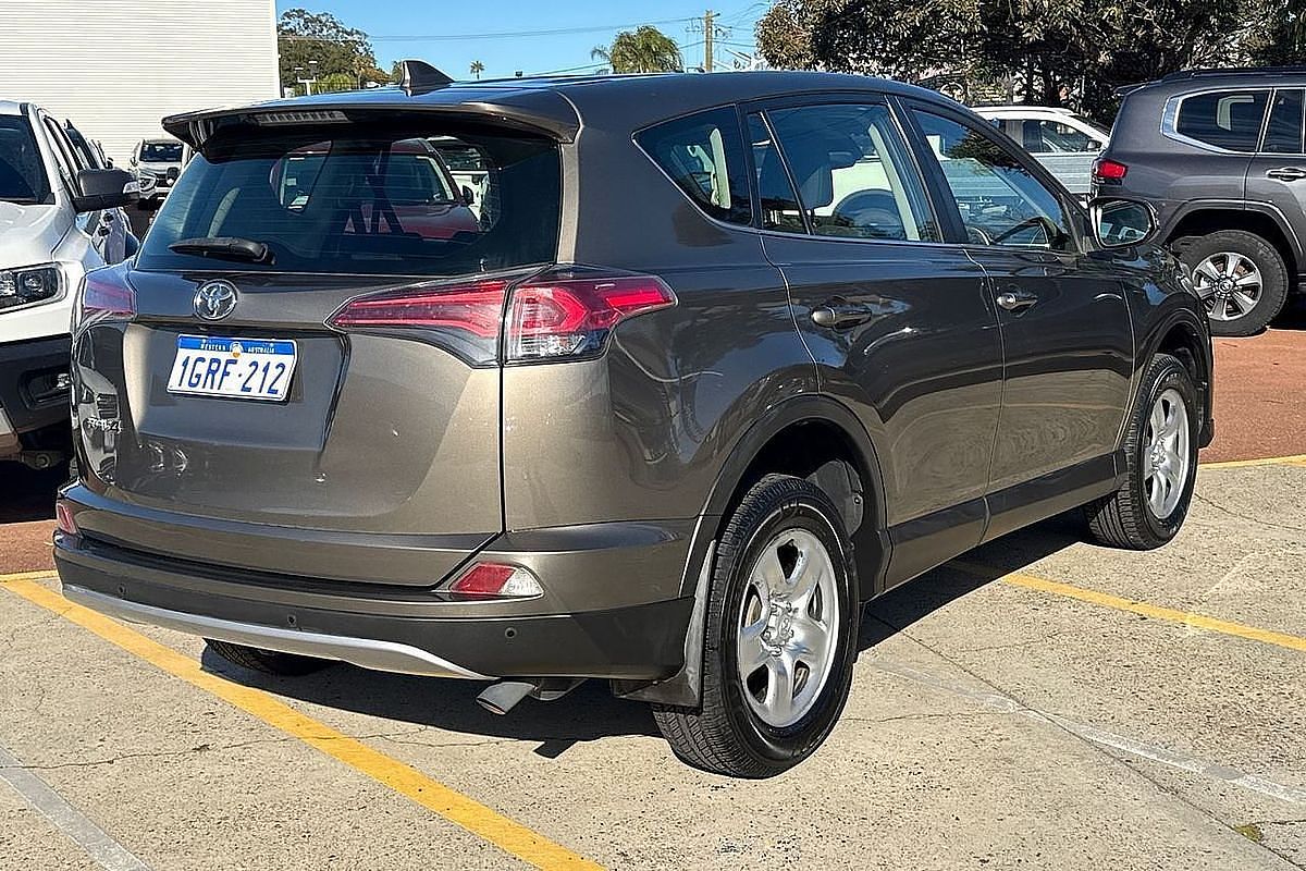 2018 Toyota RAV4 GX ZSA42R