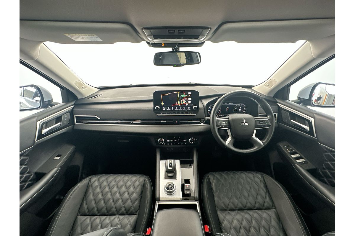 2024 Mitsubishi Outlander Exceed ZM