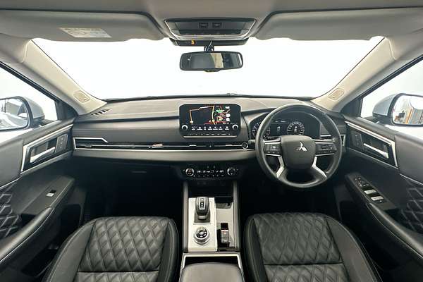 2024 Mitsubishi Outlander Exceed ZM