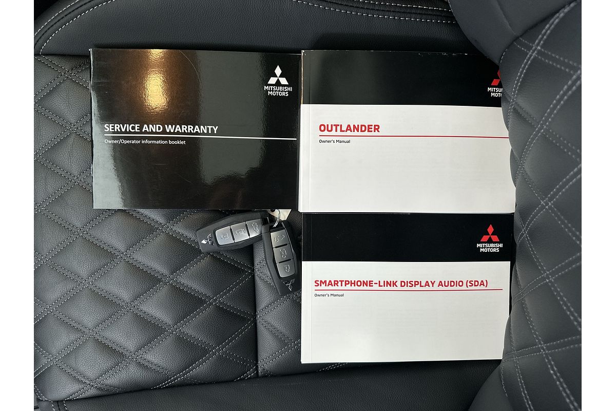 2024 Mitsubishi Outlander Exceed ZM