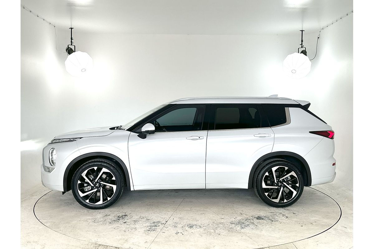 2024 Mitsubishi Outlander Exceed ZM