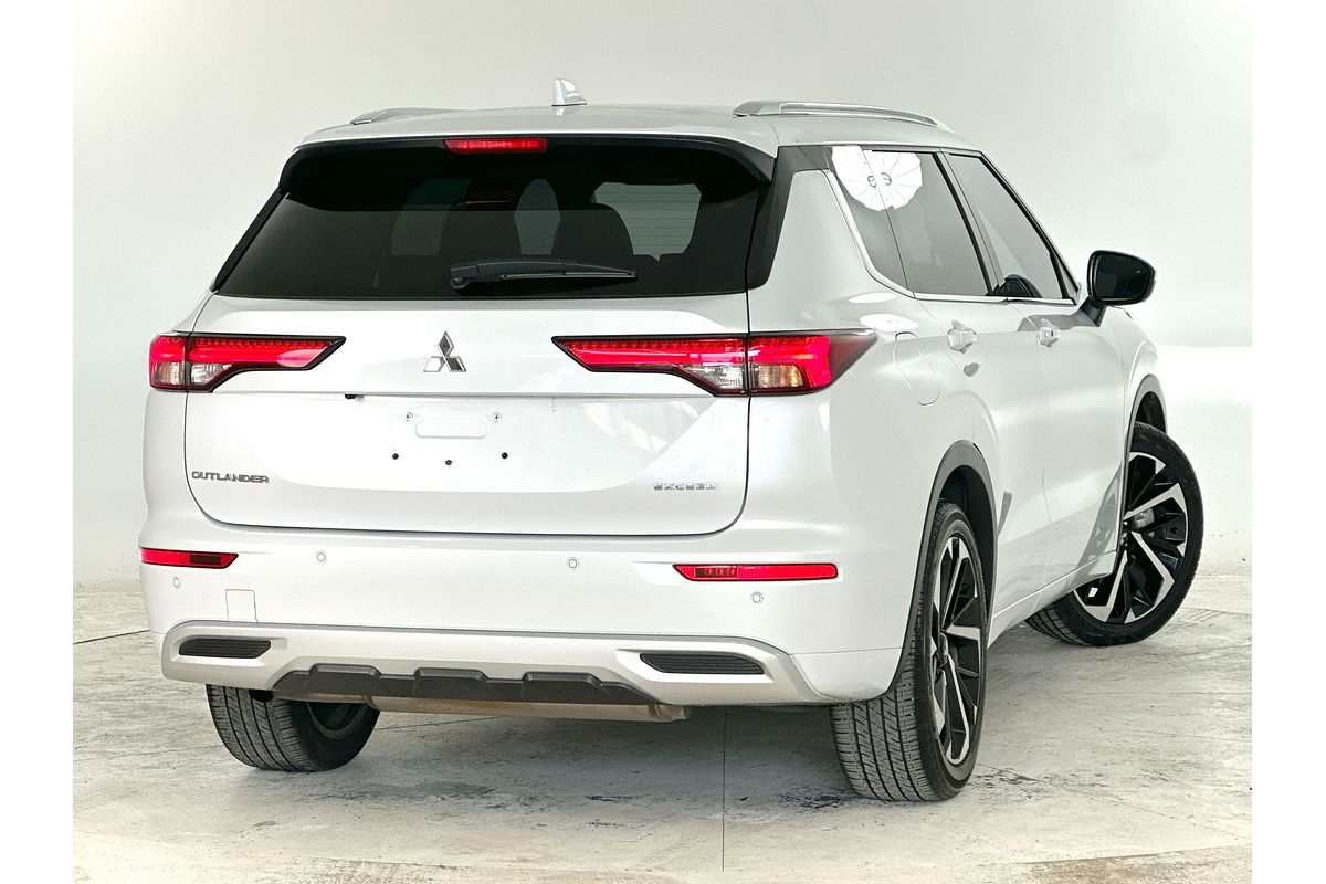 2024 Mitsubishi Outlander Exceed ZM
