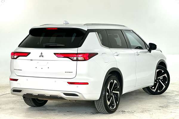 2024 Mitsubishi Outlander Exceed ZM