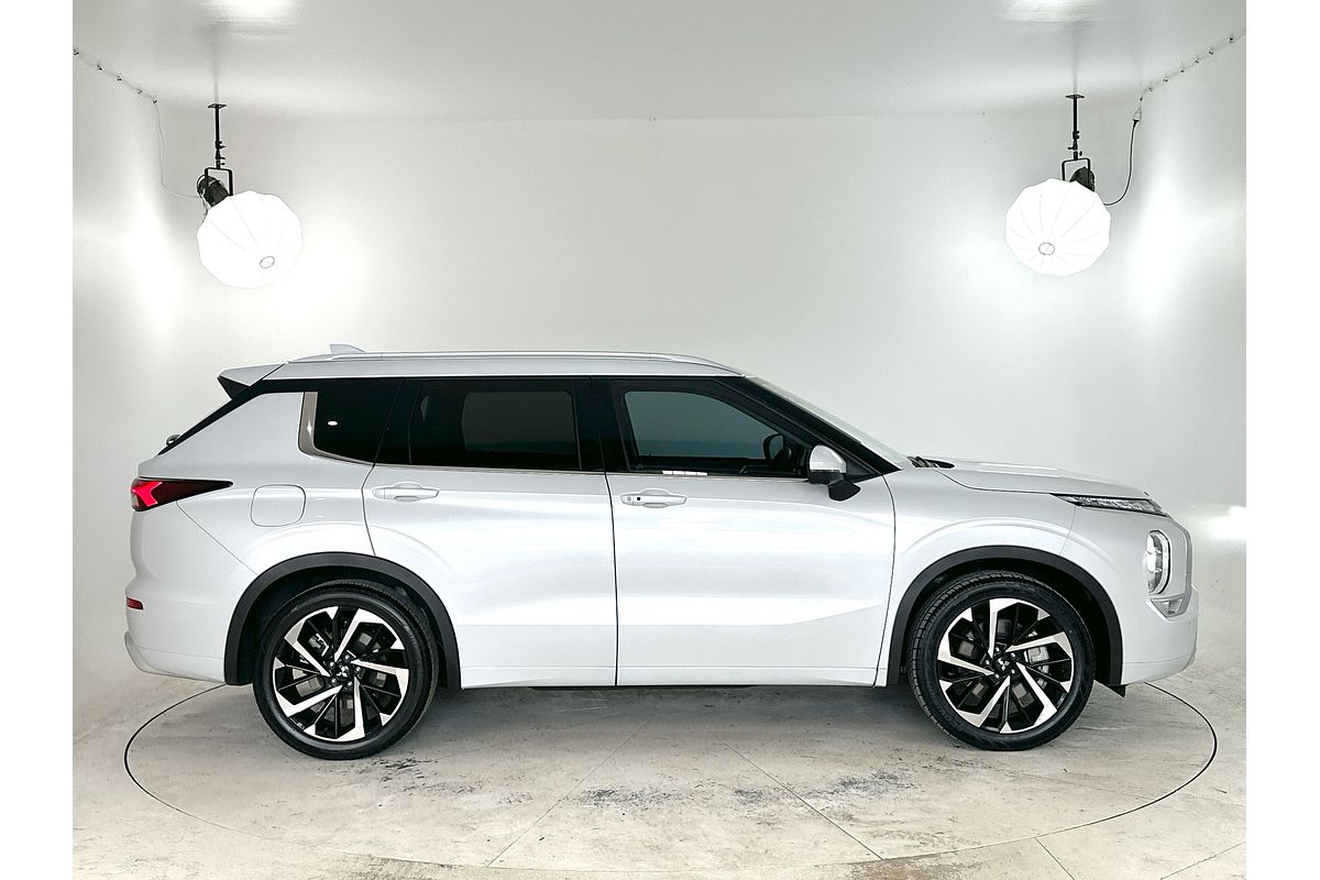 2024 Mitsubishi Outlander Exceed ZM