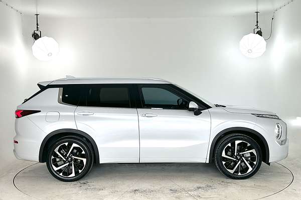 2024 Mitsubishi Outlander Exceed ZM