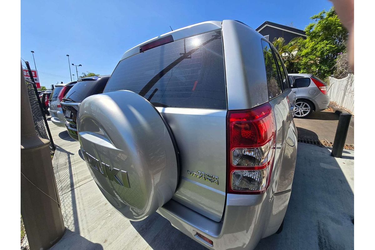2011 Suzuki Grand Vitara  JB