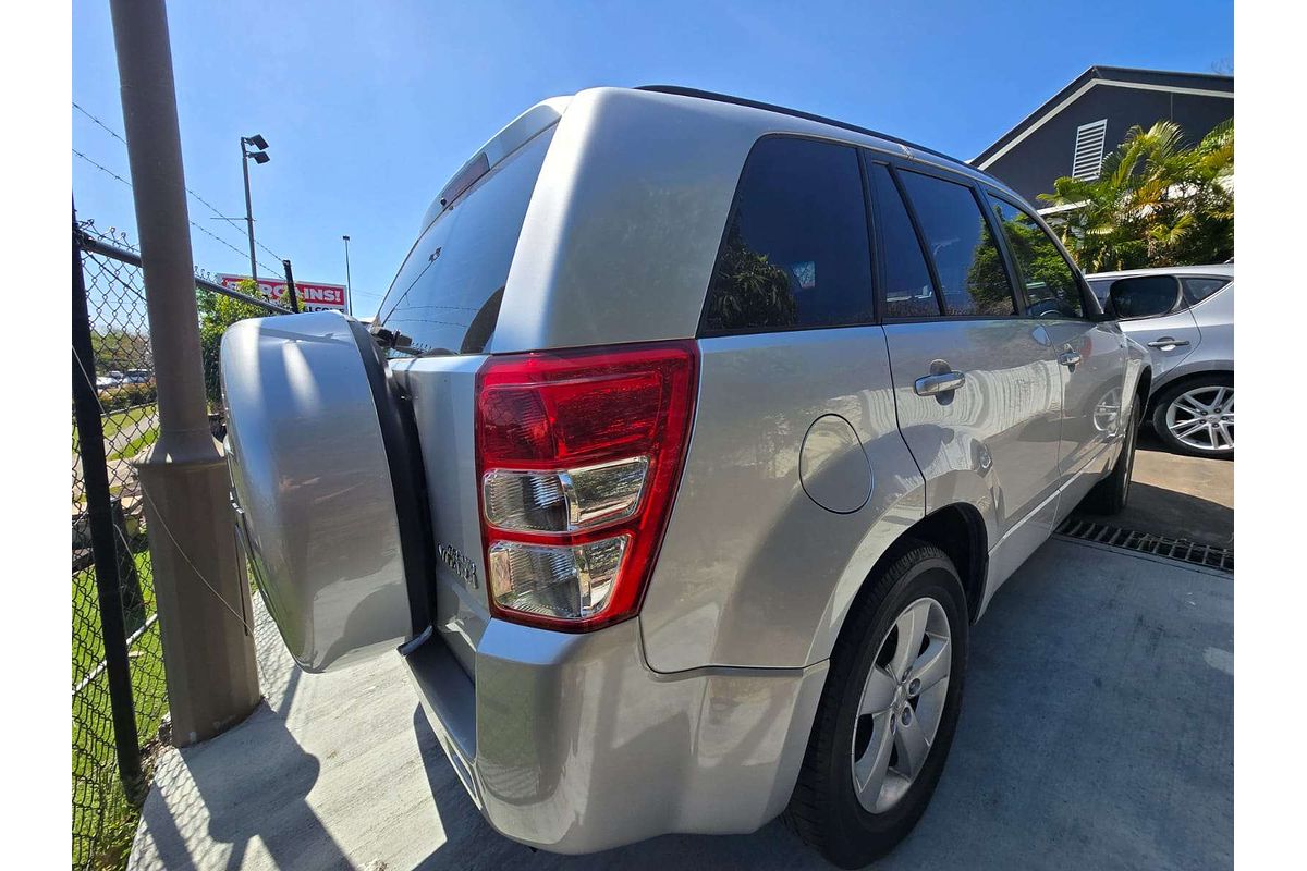 2011 Suzuki Grand Vitara  JB