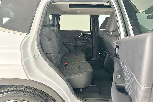 2024 Mitsubishi Outlander Exceed ZM