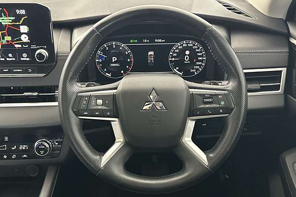 2024 Mitsubishi Outlander Exceed ZM