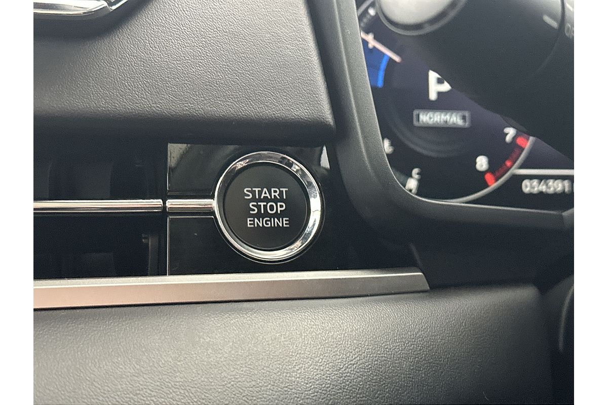 2024 Mitsubishi Outlander Exceed ZM